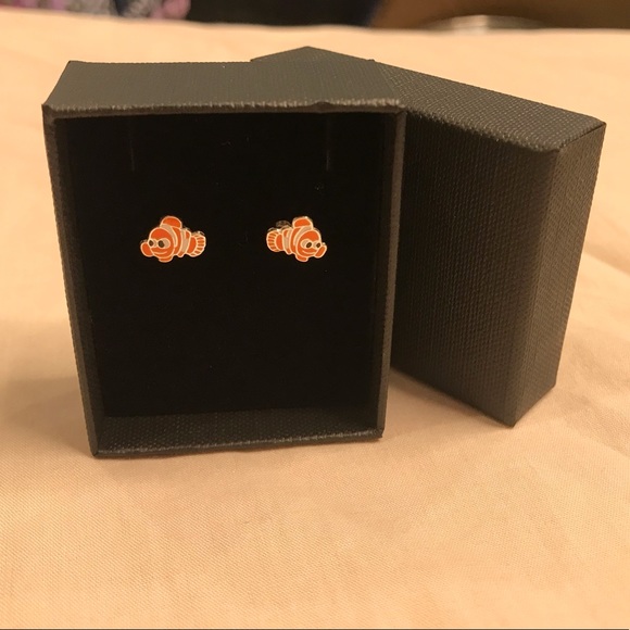 Kids fish stud earrings - Picture 2 of 5